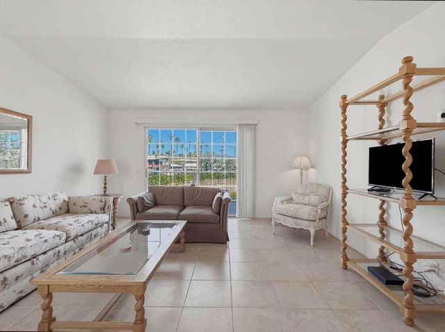 500 S Farrell Drive J64, Palm Springs, CA 92262