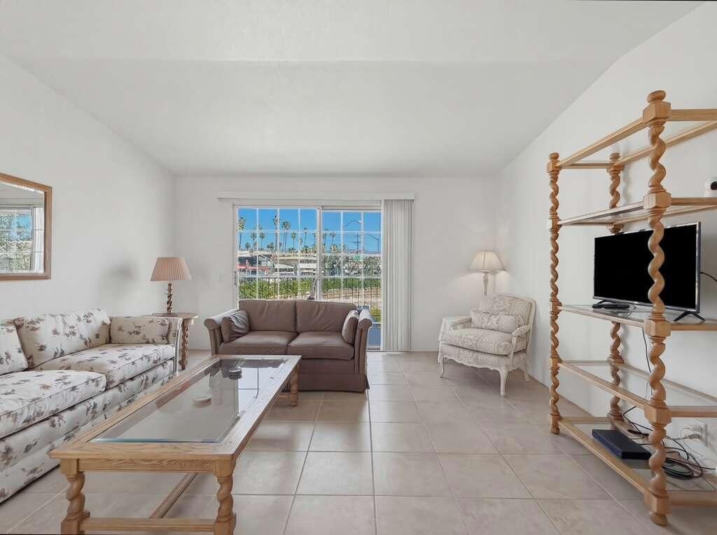 Image 4 of property listing at 500 S Farrell Drive J64, Palm Springs, CA 92262
