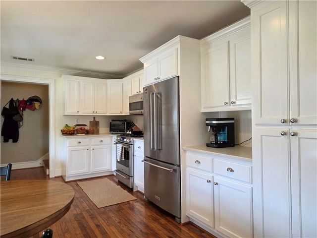 2076 Anderson Drive SE, Smyrna, GA 30080