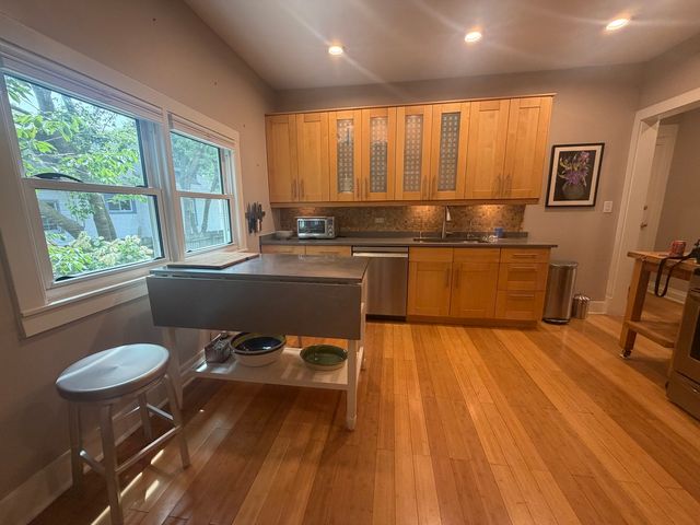 1004 Ashland Avenue 1, Evanston, IL 60202