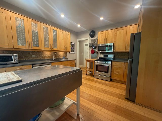 1004 Ashland Avenue 1, Evanston, IL 60202