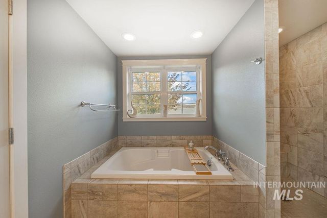 19809 Tammany Creek Rd, Lewiston, ID 83501