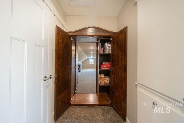 19809 Tammany Creek Rd, Lewiston, ID 83501