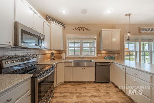 19809 Tammany Creek Rd, Lewiston, ID 83501