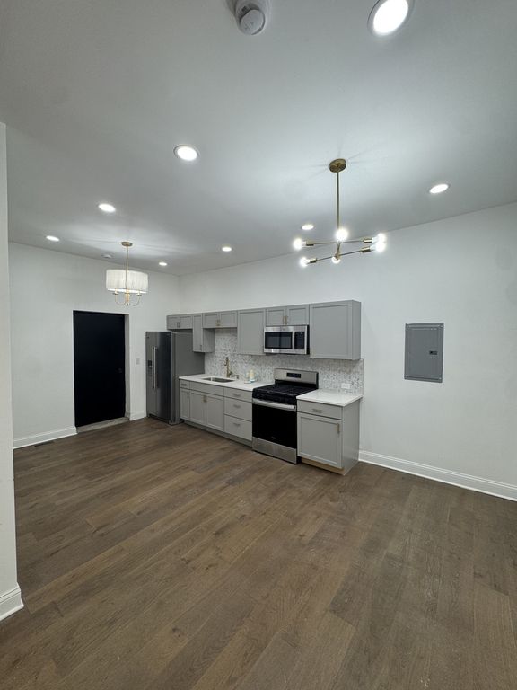 3447 W Chicago Avenue, Chicago, IL 60651 — photo 5