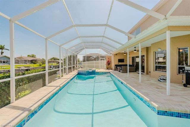 1827 SE 12th ST, Cape Coral, FL 33990