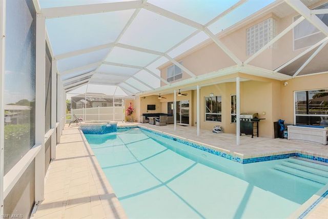 1827 SE 12th ST, Cape Coral, FL 33990