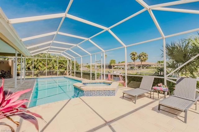 1827 SE 12th ST, Cape Coral, FL 33990