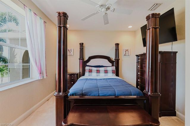 1827 SE 12th ST, Cape Coral, FL 33990