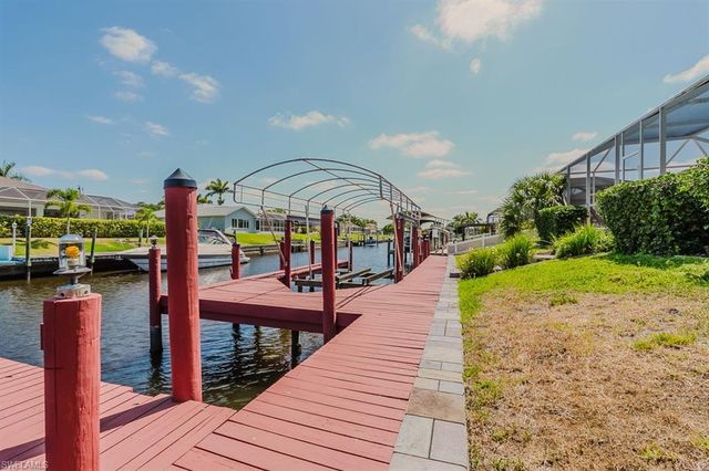 1827 SE 12th ST, Cape Coral, FL 33990