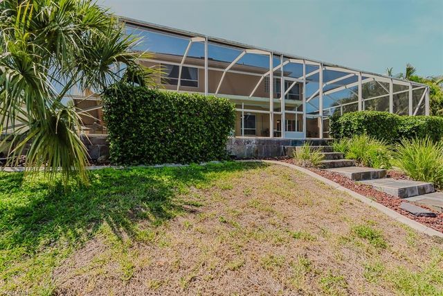 1827 SE 12th ST, Cape Coral, FL 33990