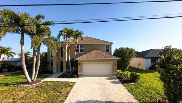 1827 SE 12th ST, Cape Coral, FL 33990