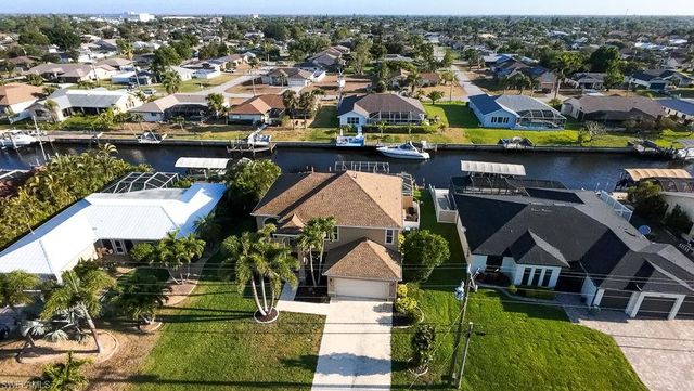 1827 SE 12th ST, Cape Coral, FL 33990