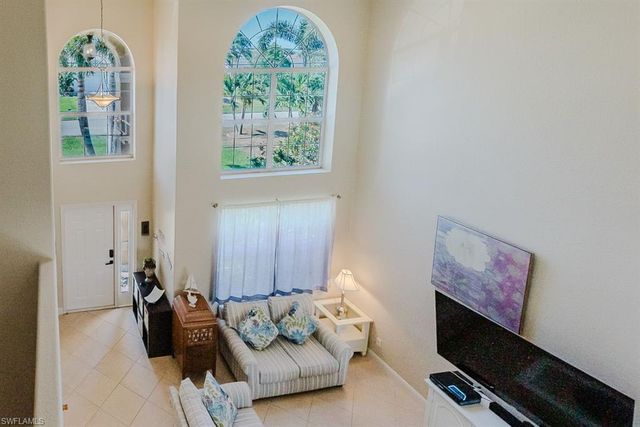 1827 SE 12th ST, Cape Coral, FL 33990