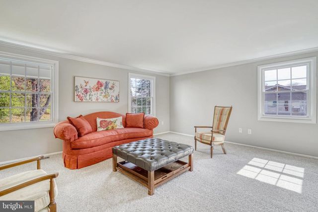 12805 POINT PLEASANT DR, Fairfax, VA 22033