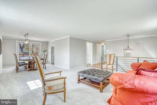 12805 POINT PLEASANT DR, Fairfax, VA 22033