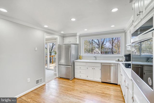 12805 POINT PLEASANT DR, Fairfax, VA 22033