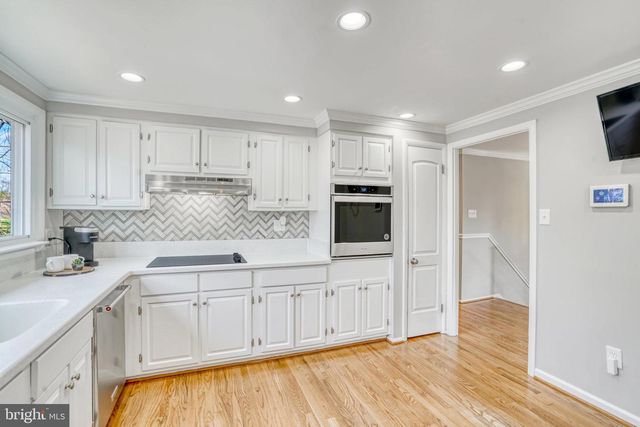 12805 POINT PLEASANT DR, Fairfax, VA 22033