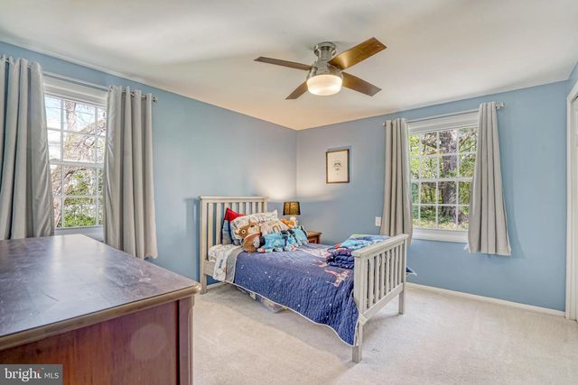 12805 POINT PLEASANT DR, Fairfax, VA 22033