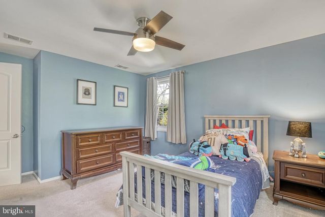 12805 POINT PLEASANT DR, Fairfax, VA 22033