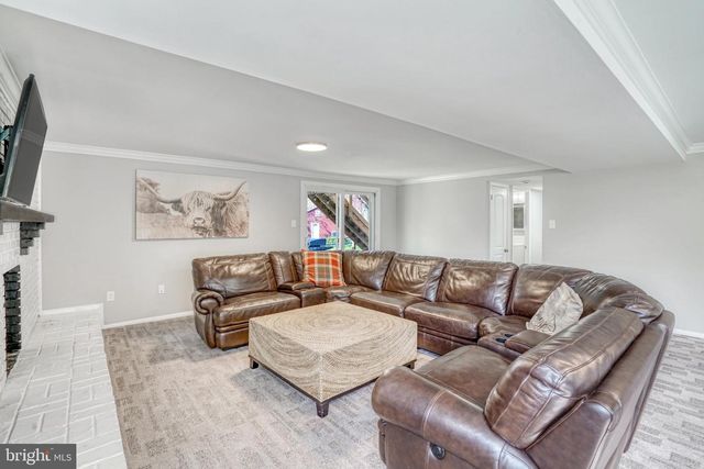 12805 POINT PLEASANT DR, Fairfax, VA 22033