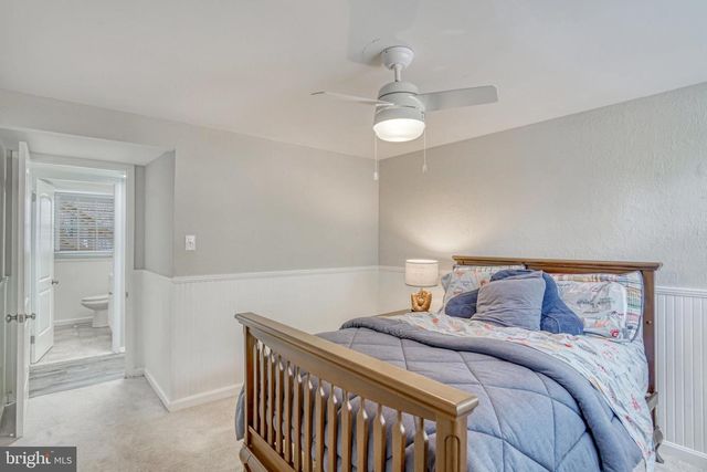 12805 POINT PLEASANT DR, Fairfax, VA 22033