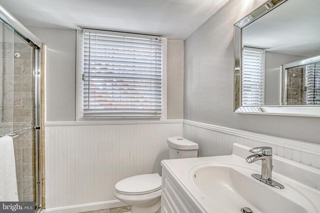 12805 POINT PLEASANT DR, Fairfax, VA 22033