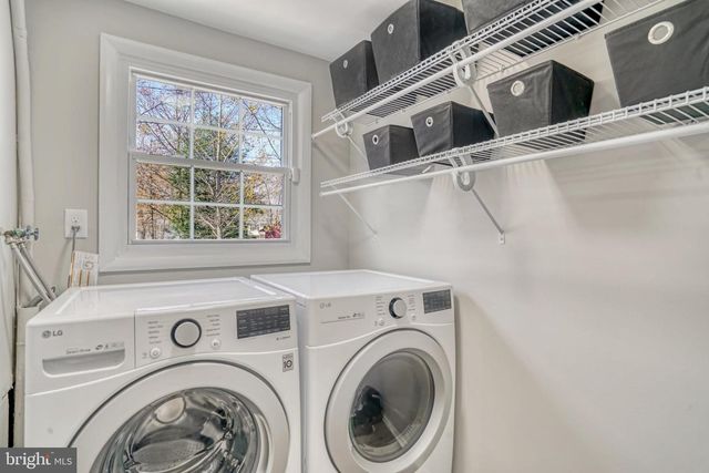 12805 POINT PLEASANT DR, Fairfax, VA 22033