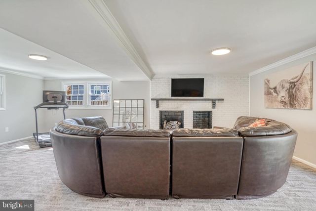 12805 POINT PLEASANT DR, Fairfax, VA 22033