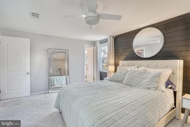 12805 POINT PLEASANT DR, Fairfax, VA 22033