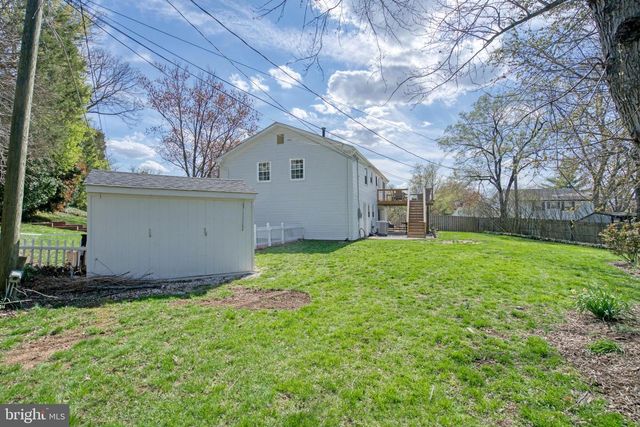12805 POINT PLEASANT DR, Fairfax, VA 22033