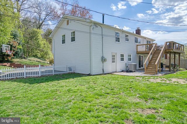 12805 POINT PLEASANT DR, Fairfax, VA 22033