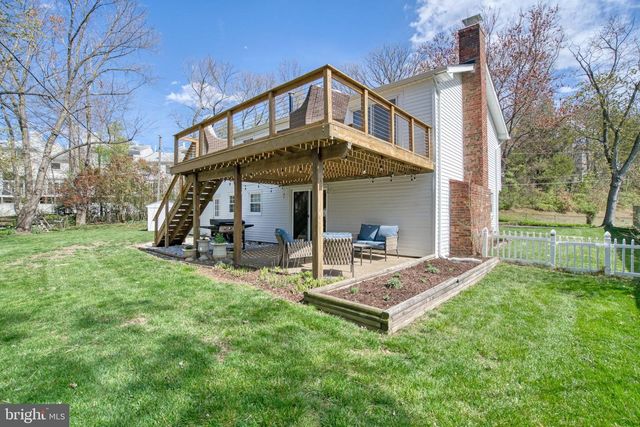12805 POINT PLEASANT DR, Fairfax, VA 22033