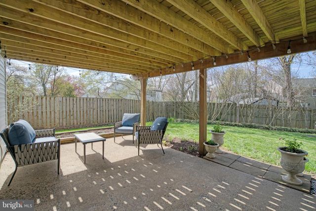 12805 POINT PLEASANT DR, Fairfax, VA 22033