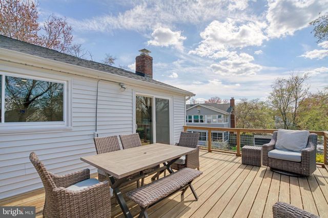 12805 POINT PLEASANT DR, Fairfax, VA 22033