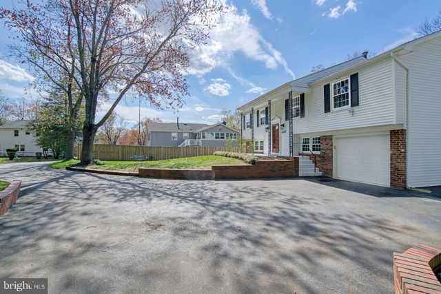 12805 POINT PLEASANT DR, Fairfax, VA 22033