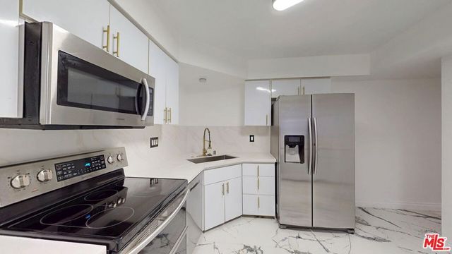 14335 Huston Street 113, Sherman Oaks, CA 91423