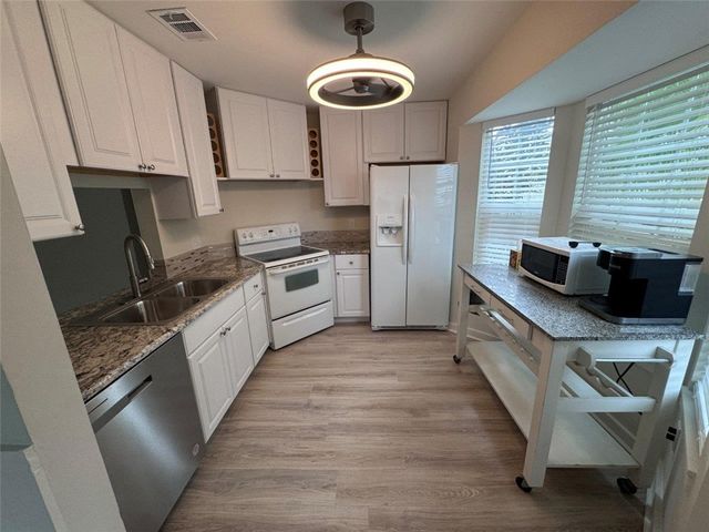 1965 Westminster Circle 3-4, Vero Beach, FL 32966
