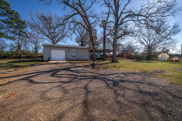 2285 Lansing Switch Rd, Longview, TX 75602