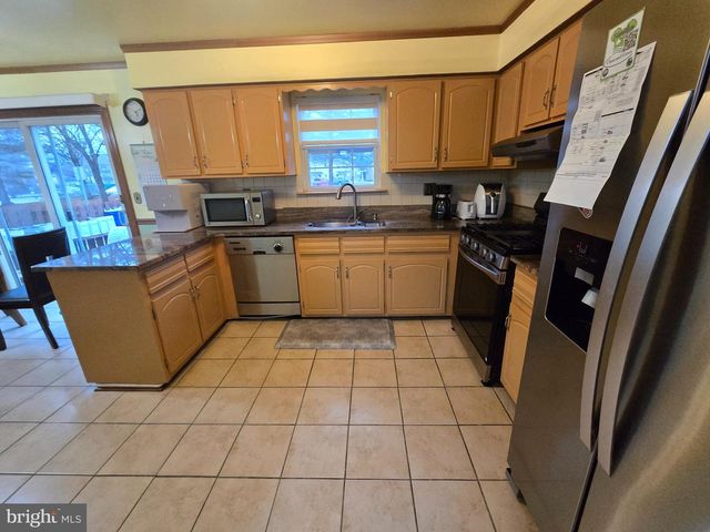 9 DUNMOOR CT S, Hamilton, NJ 08690