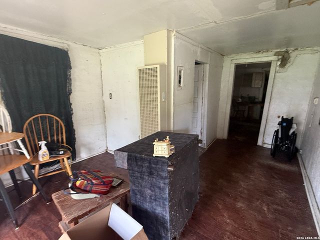 4438 BUENA VISTA ST, San Antonio, TX 78237