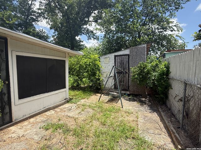 4438 BUENA VISTA ST, San Antonio, TX 78237