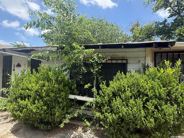4438 BUENA VISTA ST, San Antonio, TX 78237