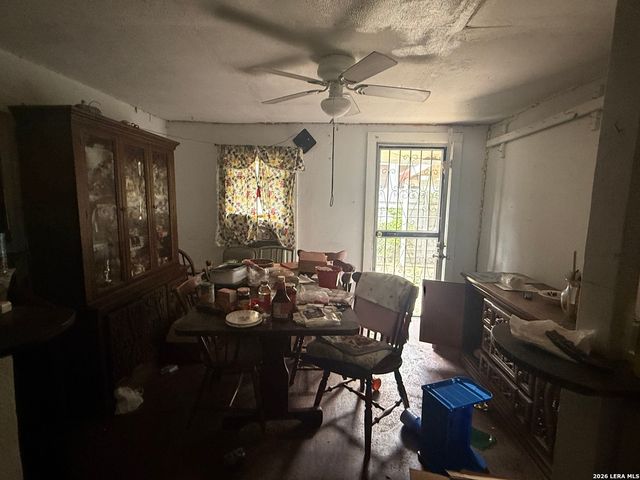 4438 BUENA VISTA ST, San Antonio, TX 78237