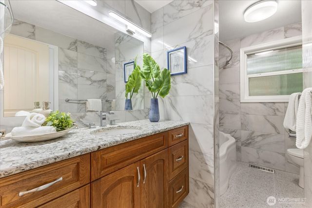 15912 174th Avenue NE, Woodinville, WA 98072