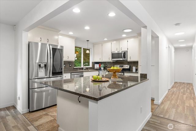 15912 174th Avenue NE, Woodinville, WA 98072