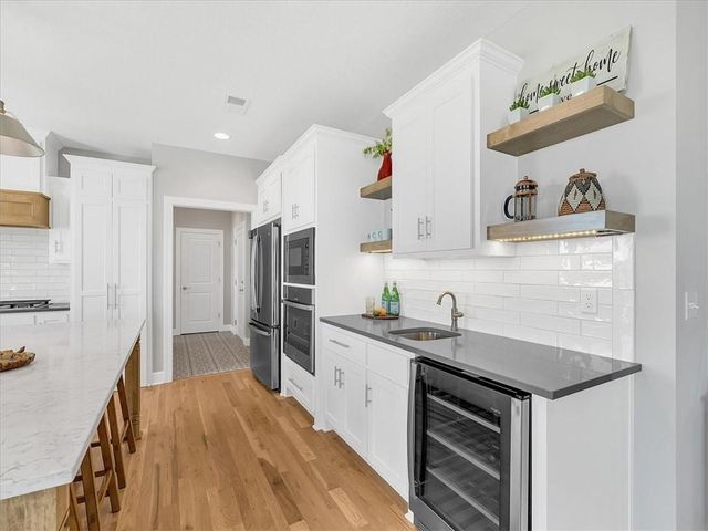 25477 W 114th Court, Olathe, KS 66061