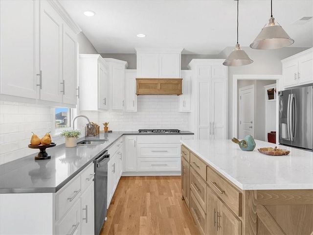 25477 W 114th Court, Olathe, KS 66061