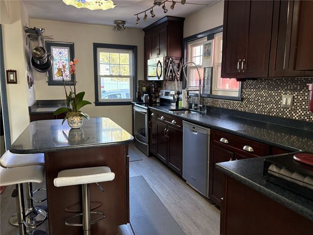 41 Lookout Avenue, North Providence, RI 02911