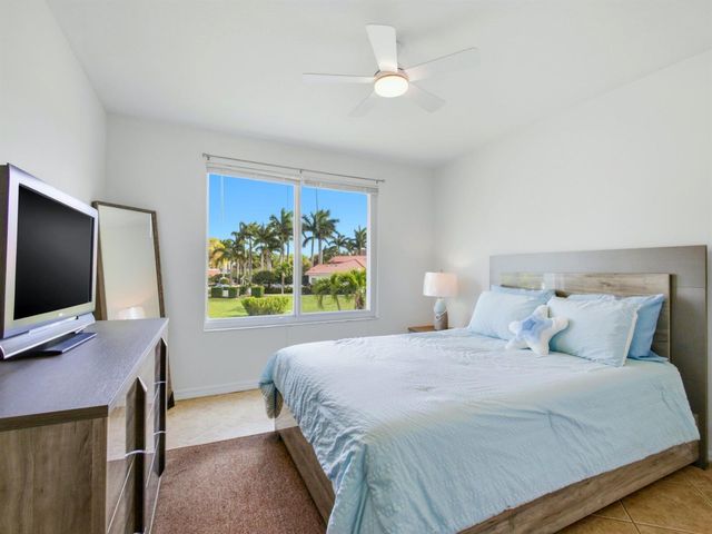 316 Villa Circle, Boynton Beach, FL 33435